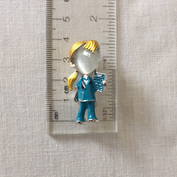 π50% OFF/3+...Nurse/Doctor Brooch - Picture 4 of 4